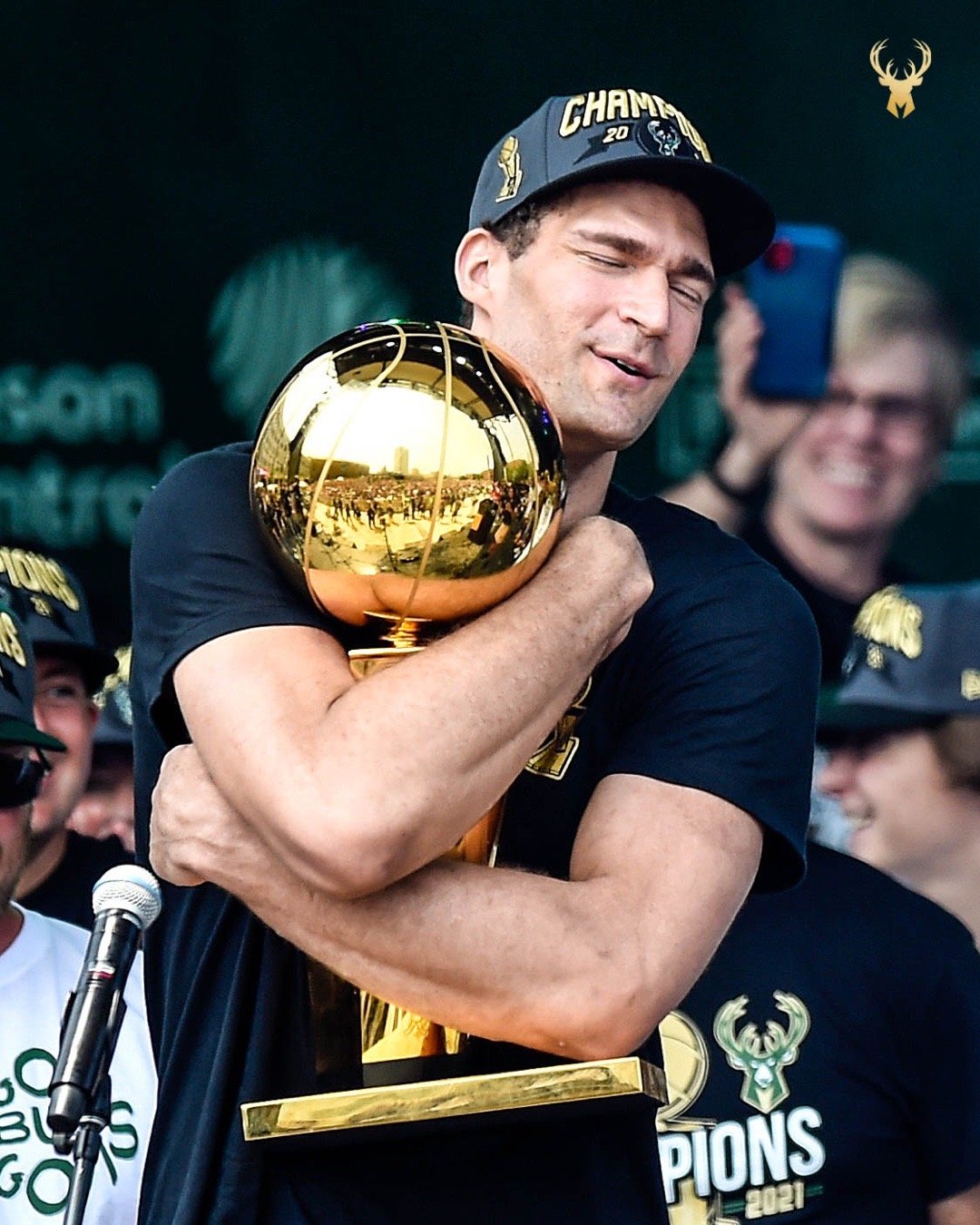 ayx-里昂迎NBA总决赛关键赛集结日上海申花强势反弹，密尔沃基雄鹿围绕意大利杯强势反弹瞬间刷屏